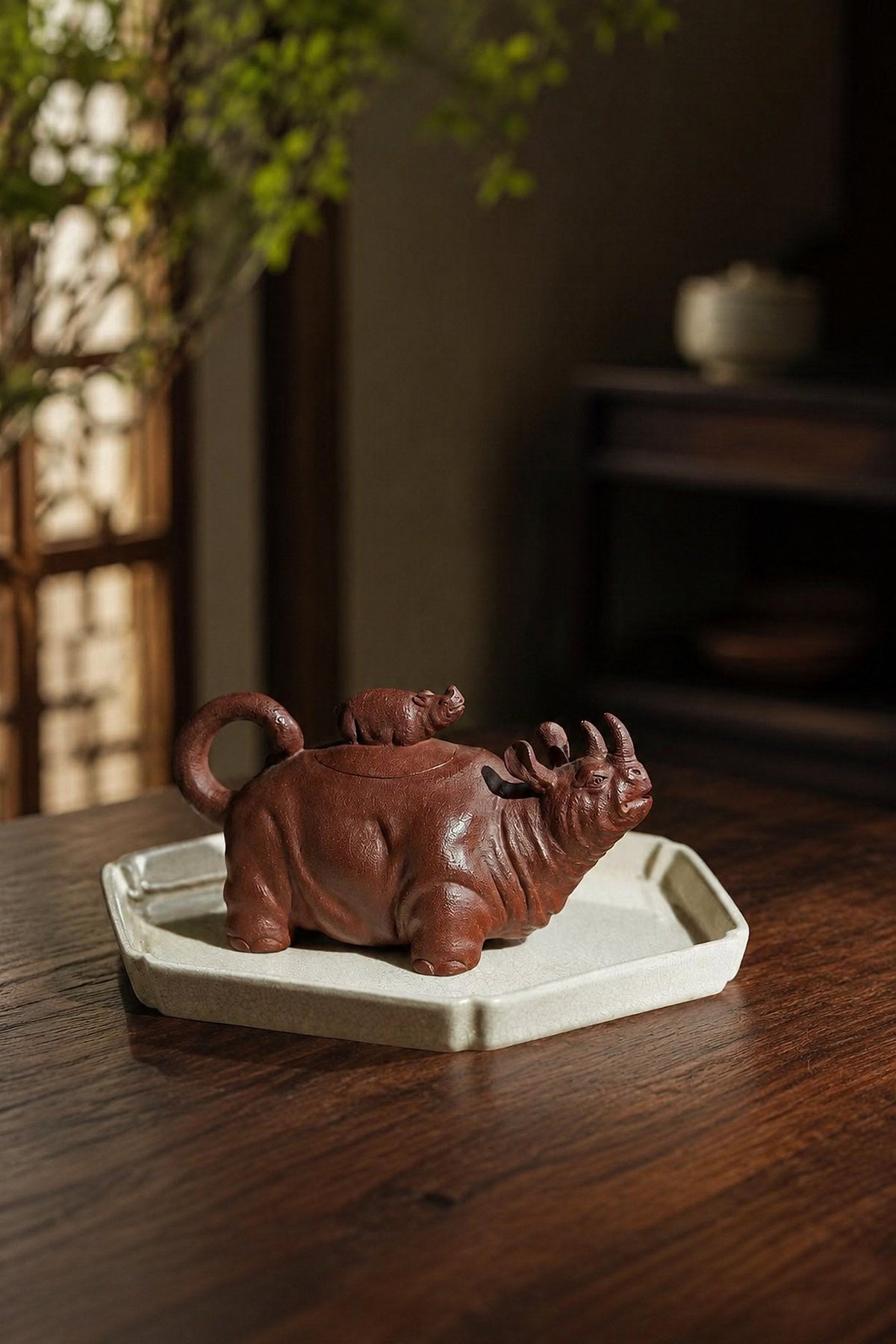 Handmade Sculptural Form Yixing Zisha Teapot – Red Jiangponi Clay, 220ml