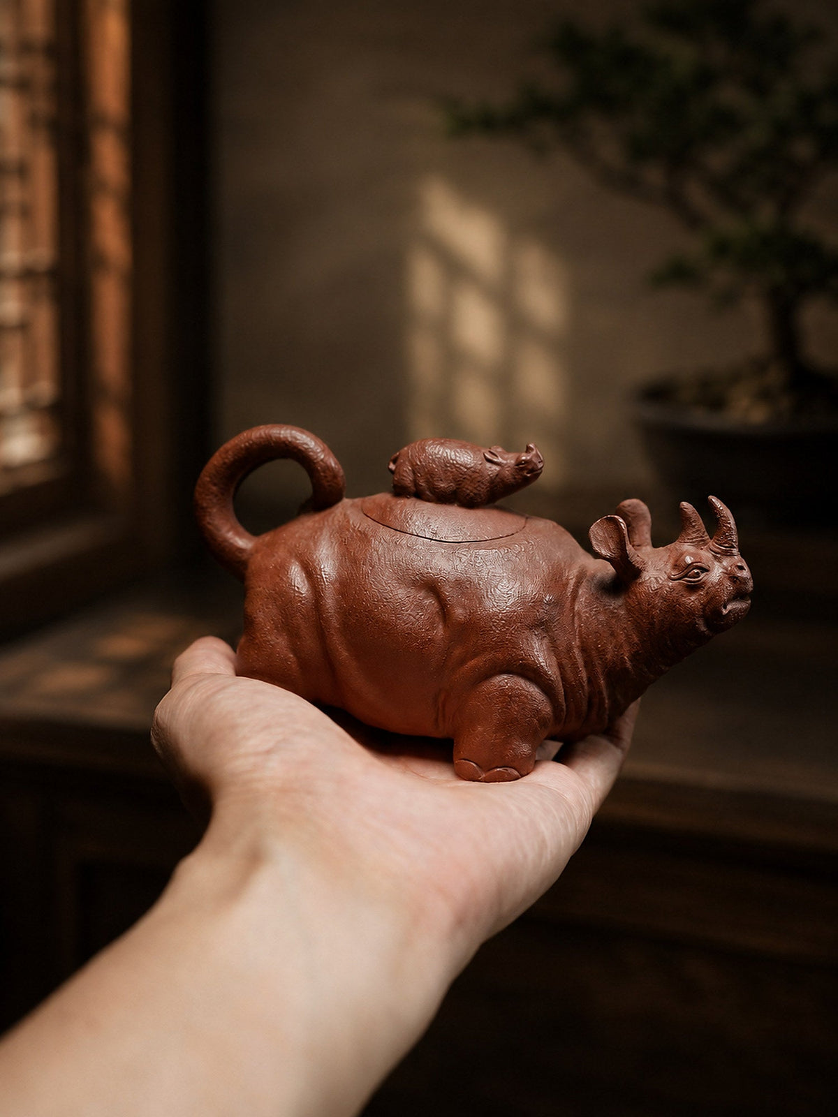 Handmade Sculptural Form Yixing Zisha Teapot – Red Jiangponi Clay, 220ml