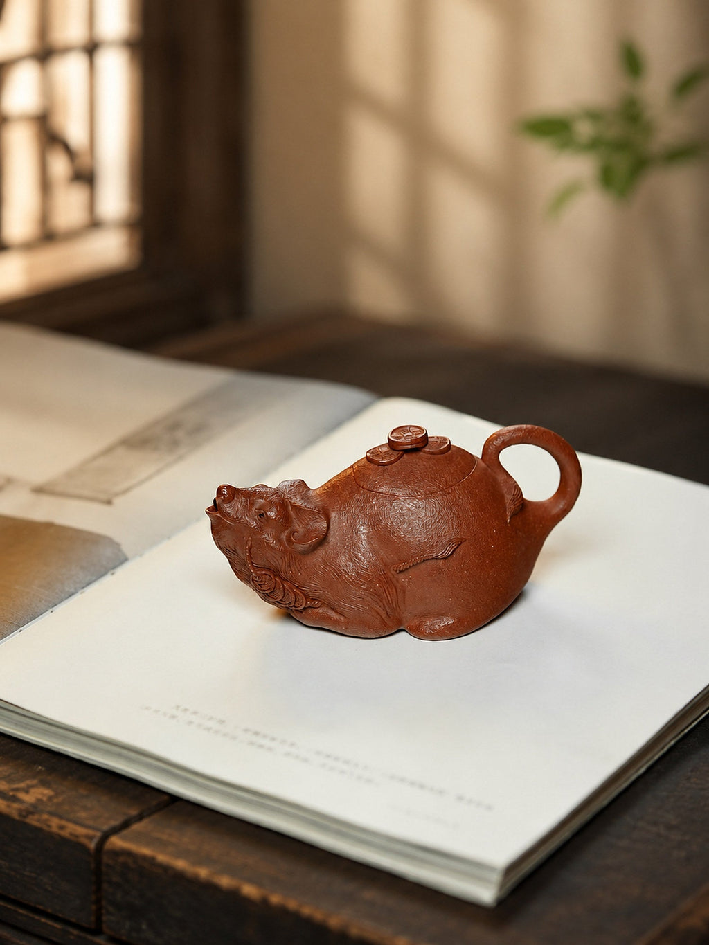 Handmade Sculptural Form Yixing Zisha Teapot – Red Jiangponi Clay, 135ml