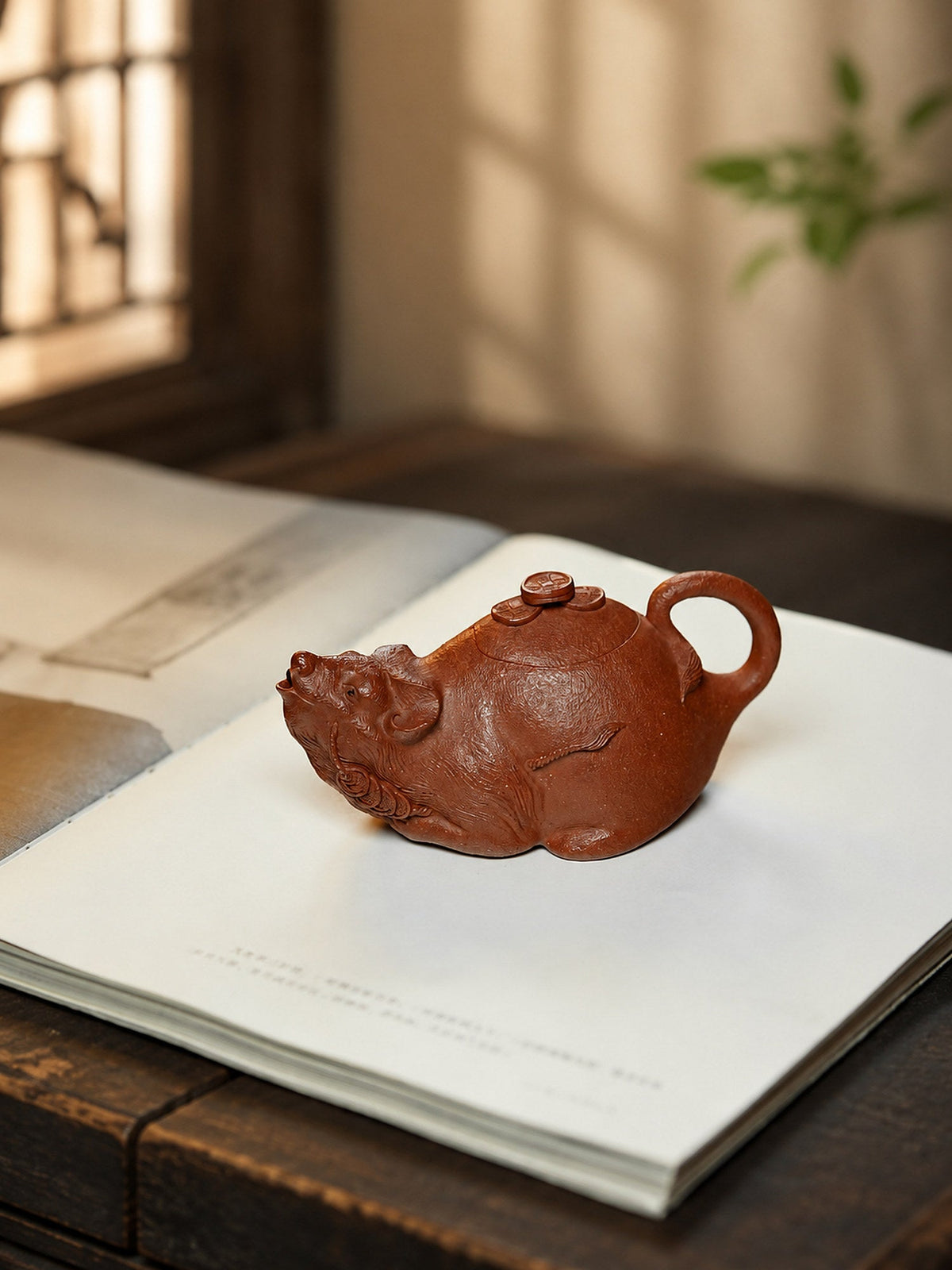 Handmade Sculptural Form Yixing Zisha Teapot – Red Jiangponi Clay, 135ml