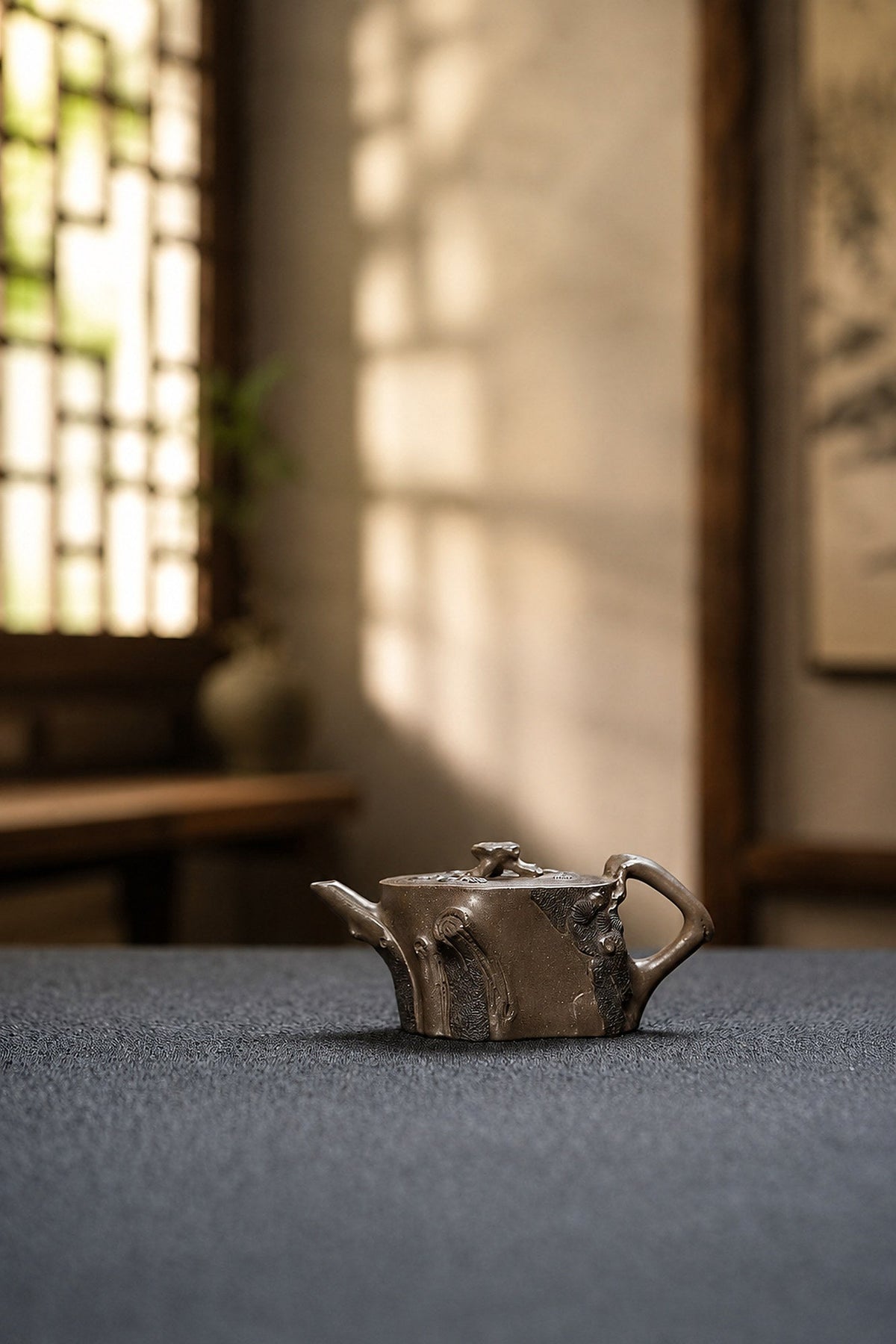 Handmade Sculptural Form Yixing Zisha Teapot – Tianqingni Clay, 150ml