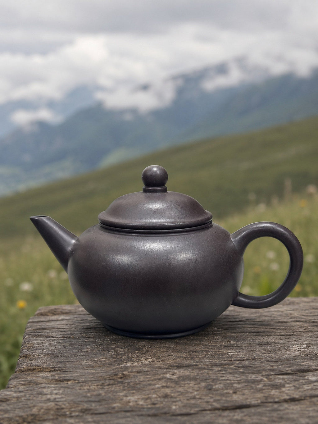 Handmade Shuiping Yixing Zisha Teapot – Hei Duntou Clay, 200ml