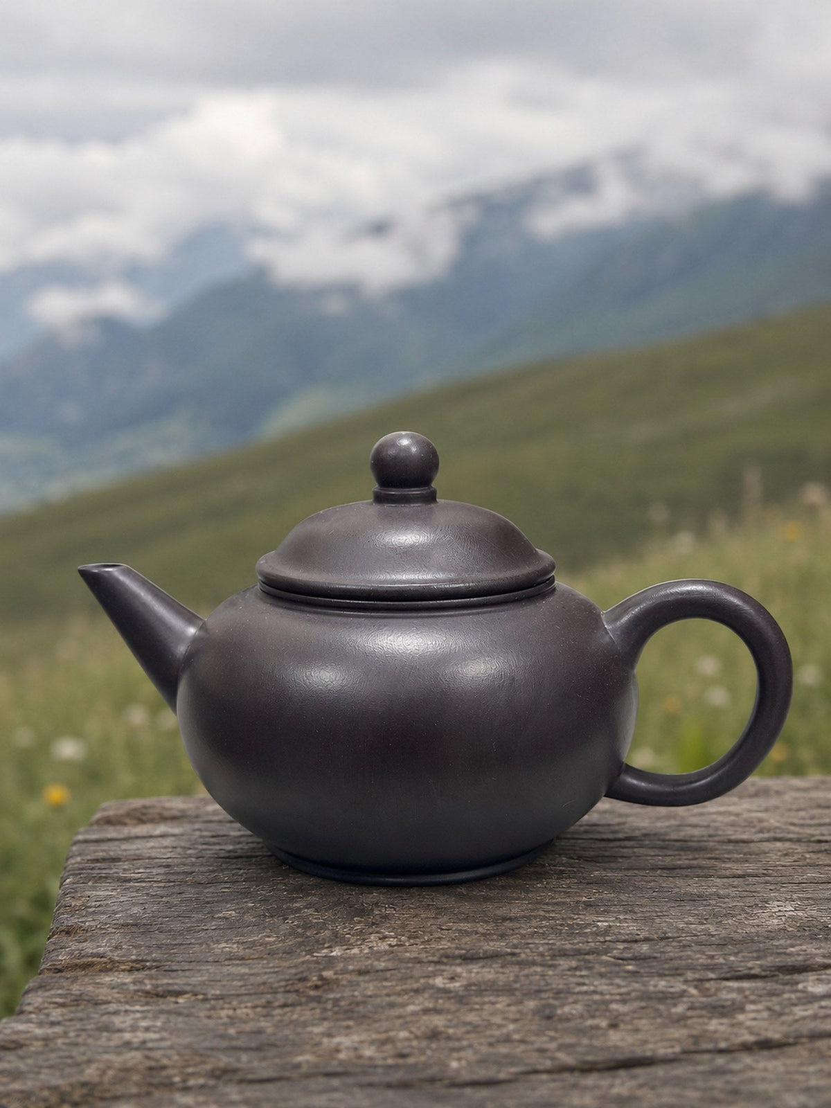 Handmade Shuiping Yixing Zisha Teapot – Hei Duntou Clay, 200ml