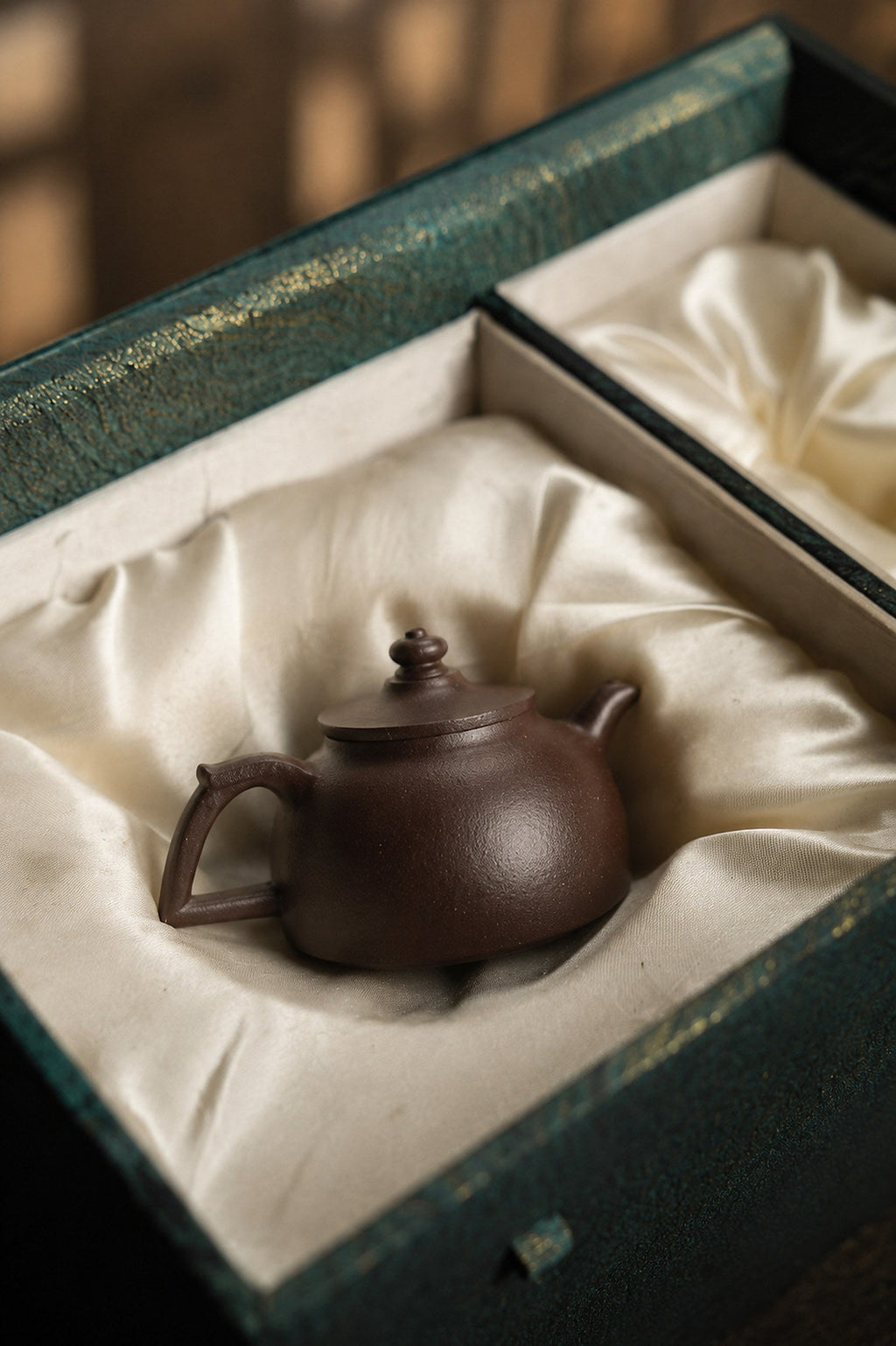 Handmade Da Bin Tian Xiang Yixing Zisha Teapot – Aged Zini Clay, 100ml