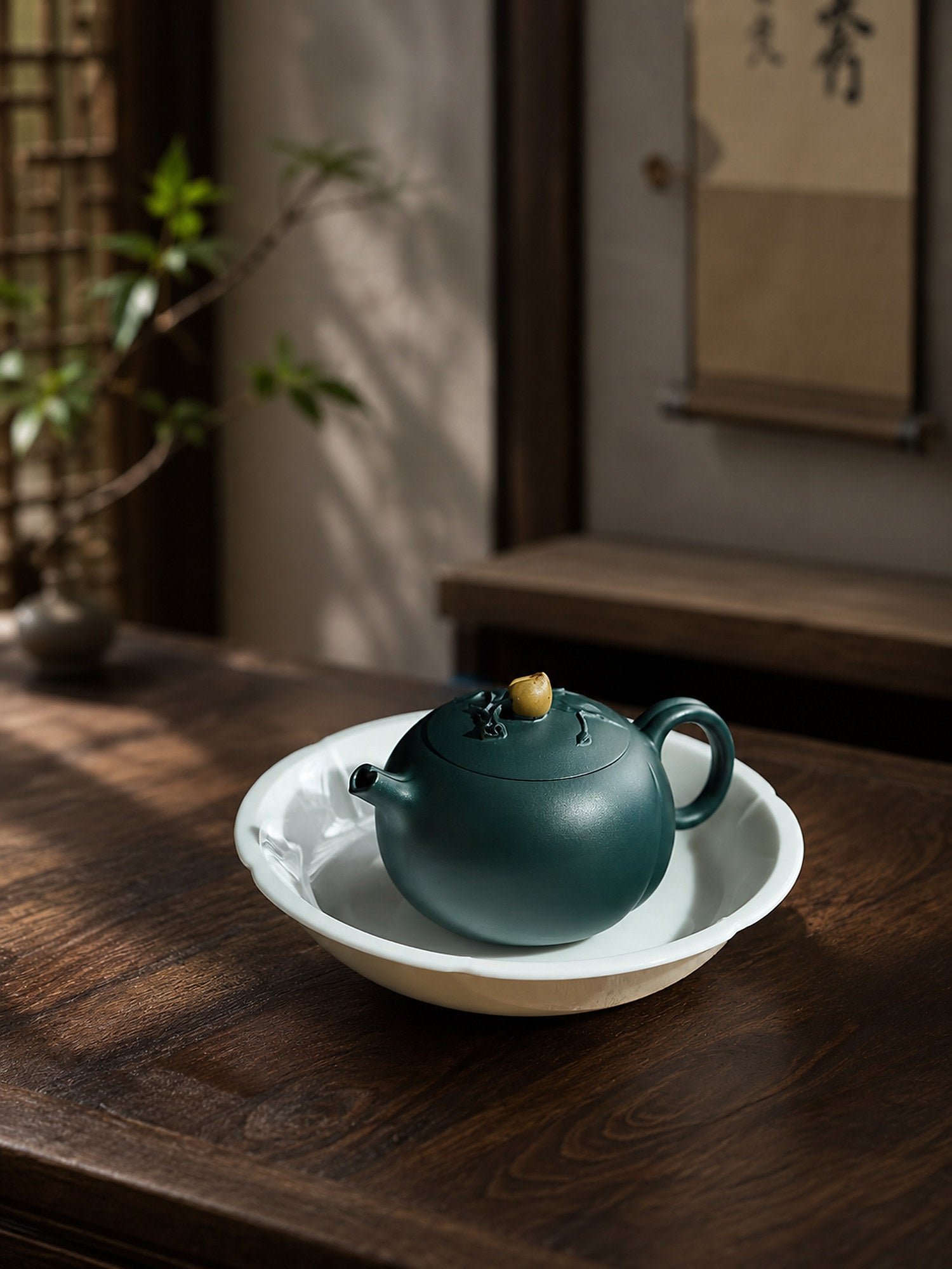 Handmade Shou Tao Xi Shi Yixing Zisha Teapot – Dark Luni Clay, 180ml
