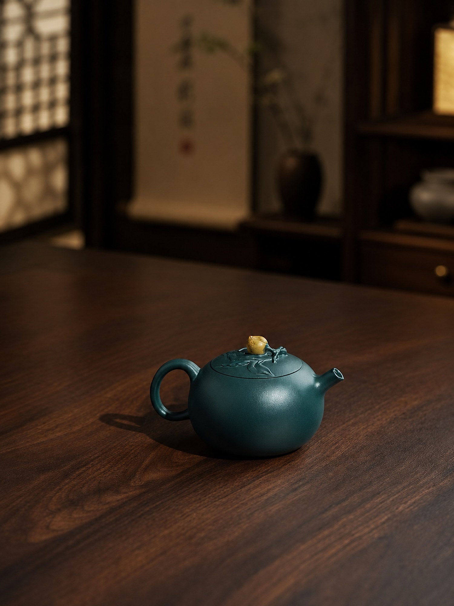 Handmade Shou Tao Xi Shi Yixing Zisha Teapot – Dark Luni Clay, 180ml