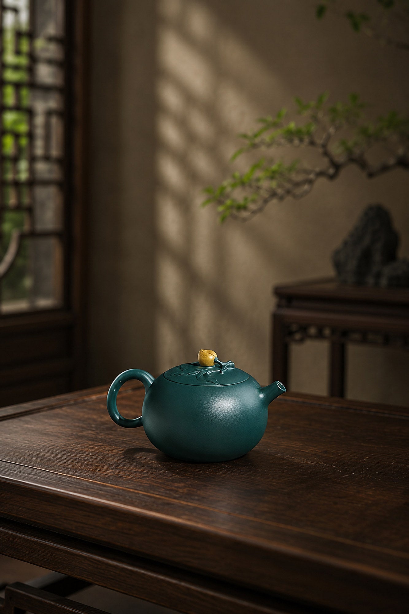 Handmade Shou Tao Xi Shi Yixing Zisha Teapot – Dark Luni Clay, 180ml