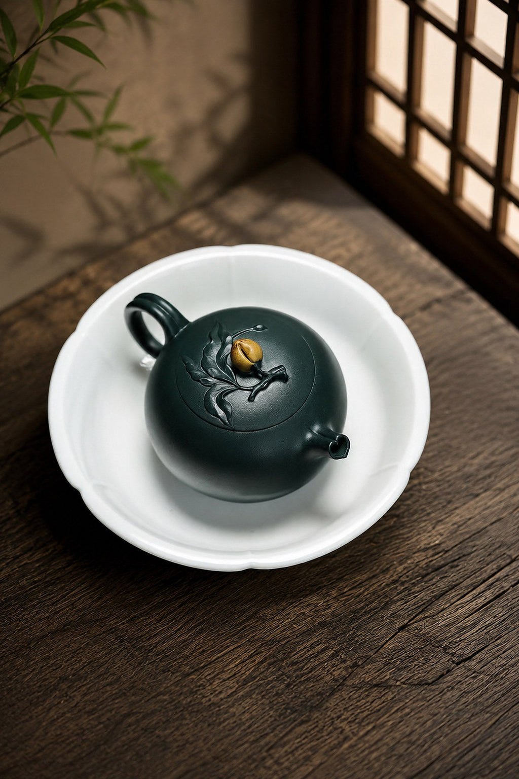 Handmade Shou Tao Xi Shi Yixing Zisha Teapot – Dark Luni Clay, 180ml