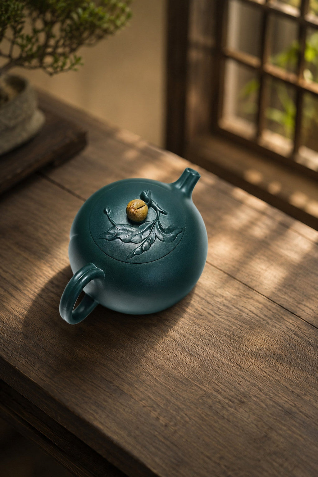 Handmade Shou Tao Xi Shi Yixing Zisha Teapot – Dark Luni Clay, 180ml