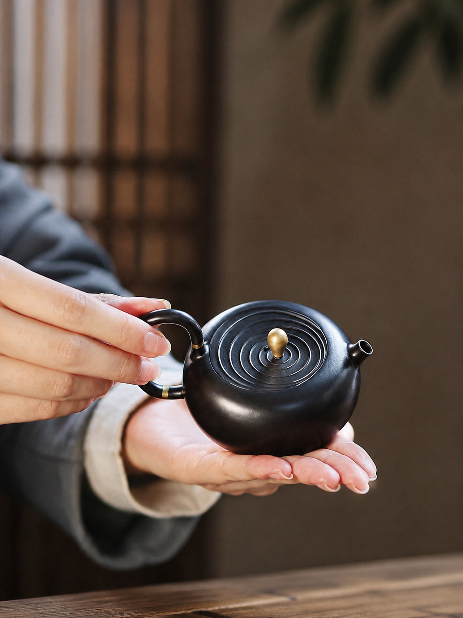 Handmade Xishi Yixing Zisha Teapot – Ash-Fired Zini Clay, 130ml
