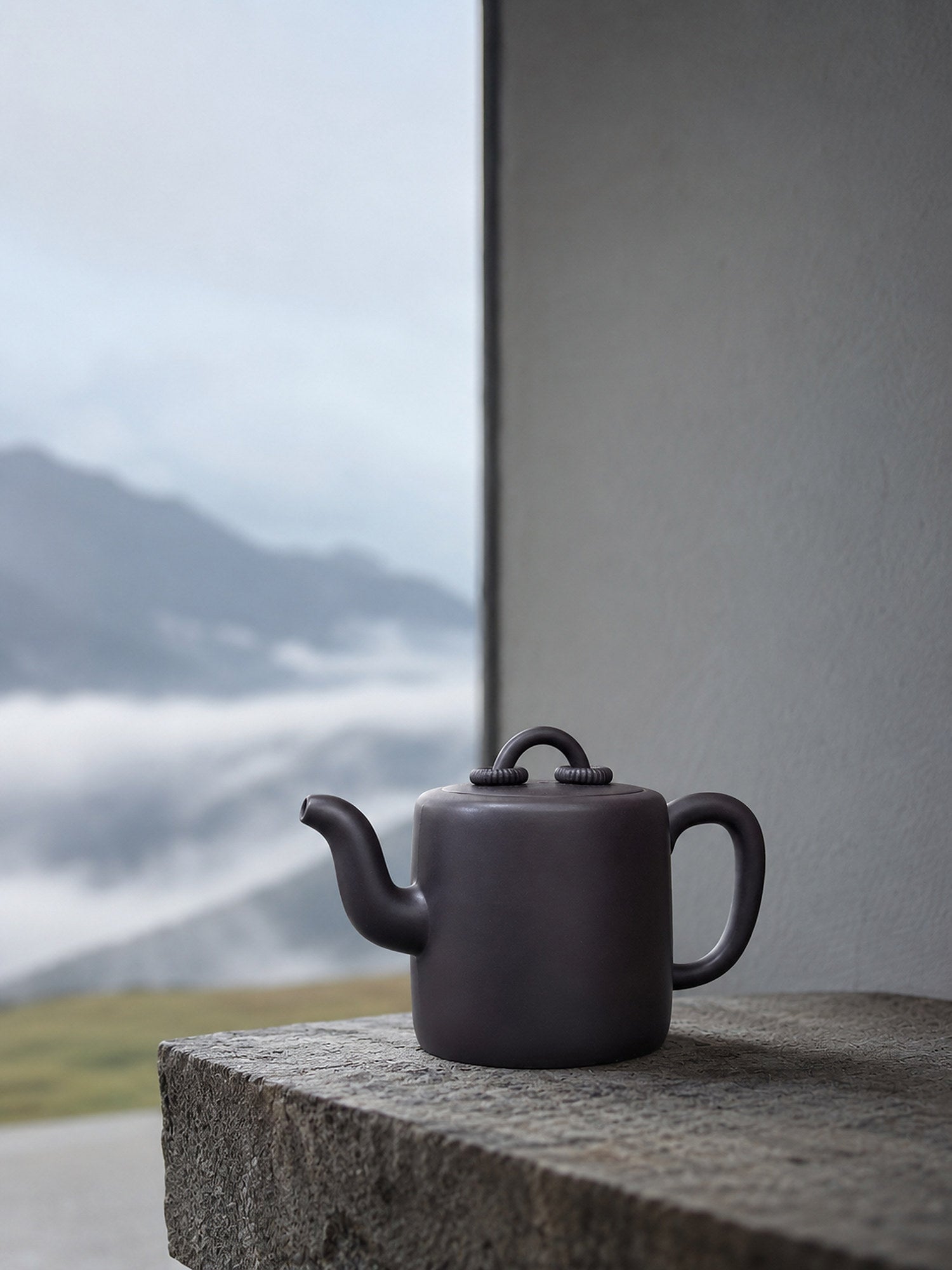 Handmade Shuang Quan Yang Tong Yixing Zisha Teapot – Hei Duntou Clay, 330ml